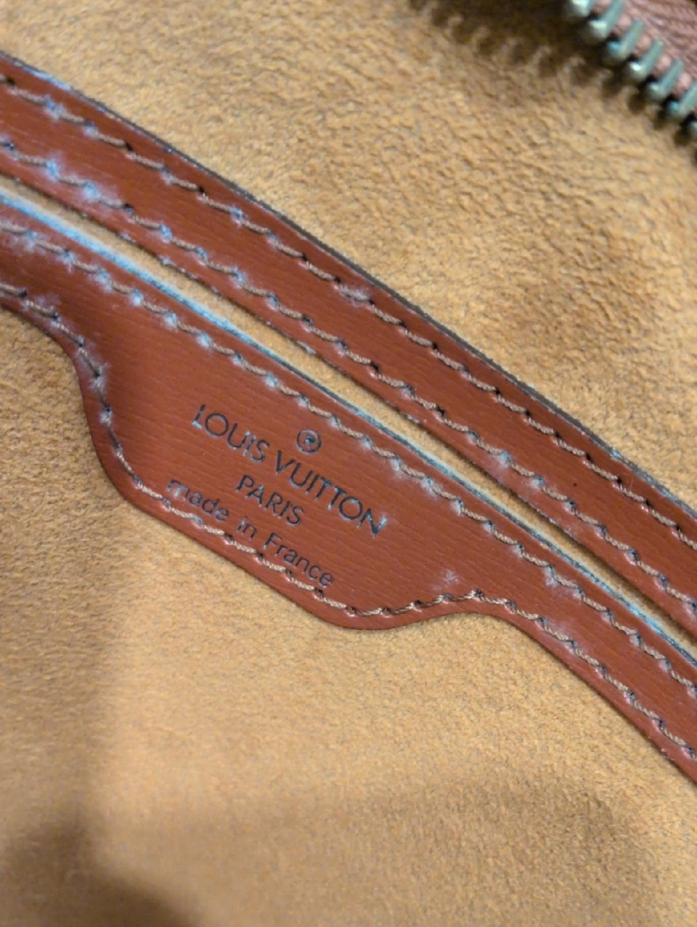 Louis Vuitton Epi Leather Saint Jacques PM Bag in FAWN - Picture 12 of 13